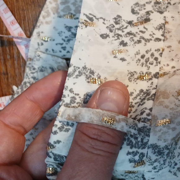 BRAND NEW!! Chicos womens size 0.5/ 8 women's snake print skirt with golden hues - Picture 15 of 15